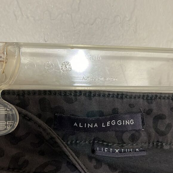 NYDJ Alina Legging Gray Leopard Print Contemporary Casual Animal Print - Picture 10 of 12